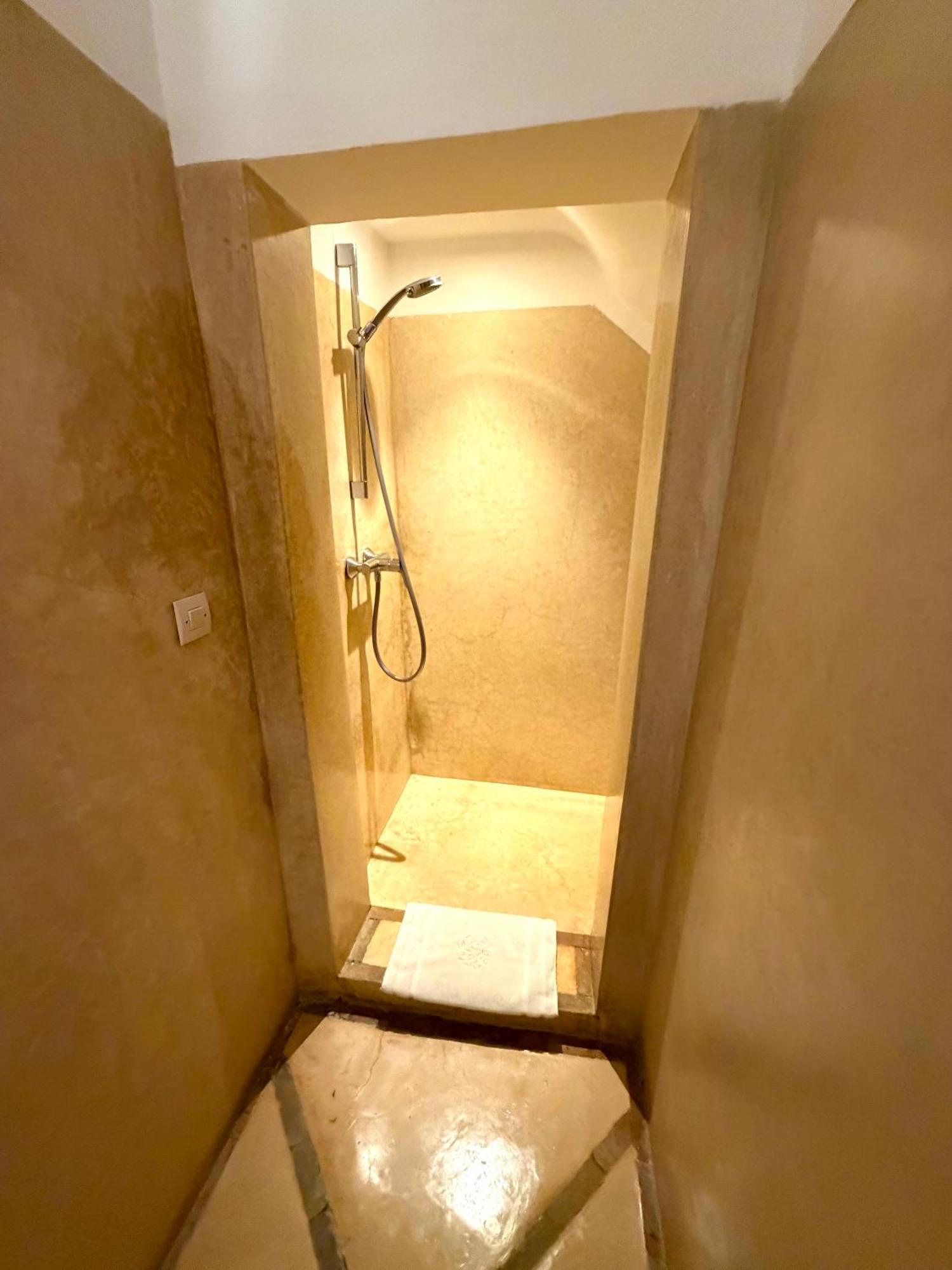Large Deluxe Double or Twin Room,1765925867:JPEG